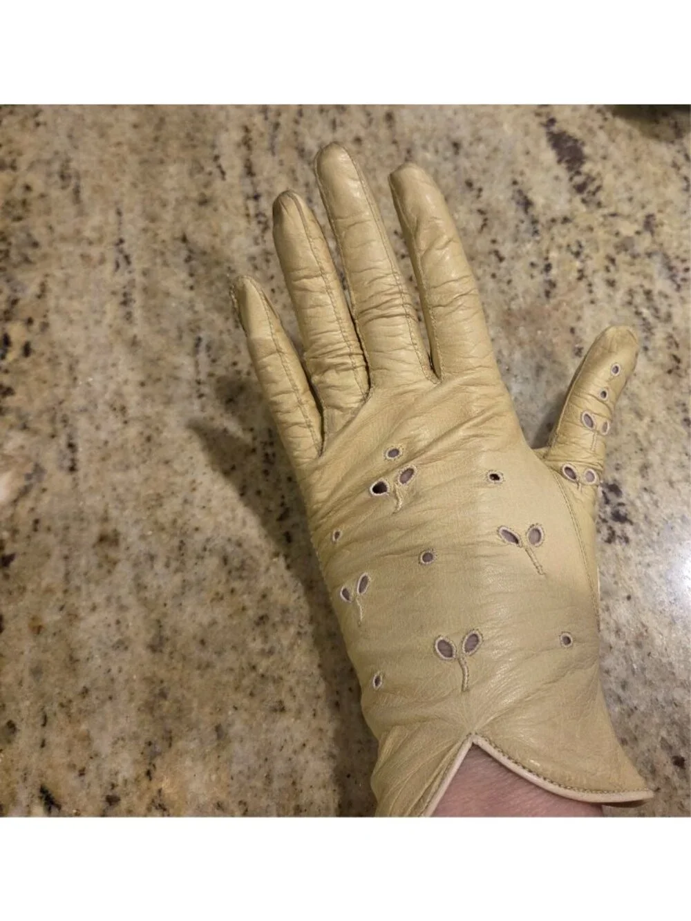 Vintage Womens Size S/M 6 3/4 Green Yellow Formal Kid Leather Gloves Eyelet...